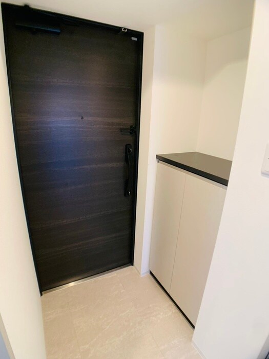 物件内観写真7　(玄関)