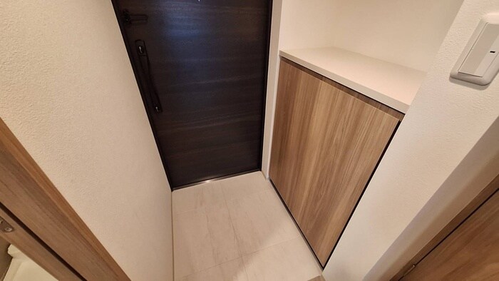 物件内観写真7　(玄関)