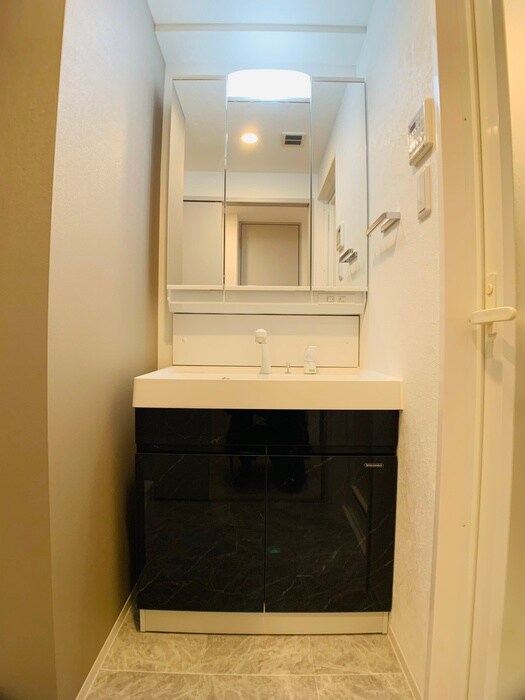 物件内観写真10　(洗面)