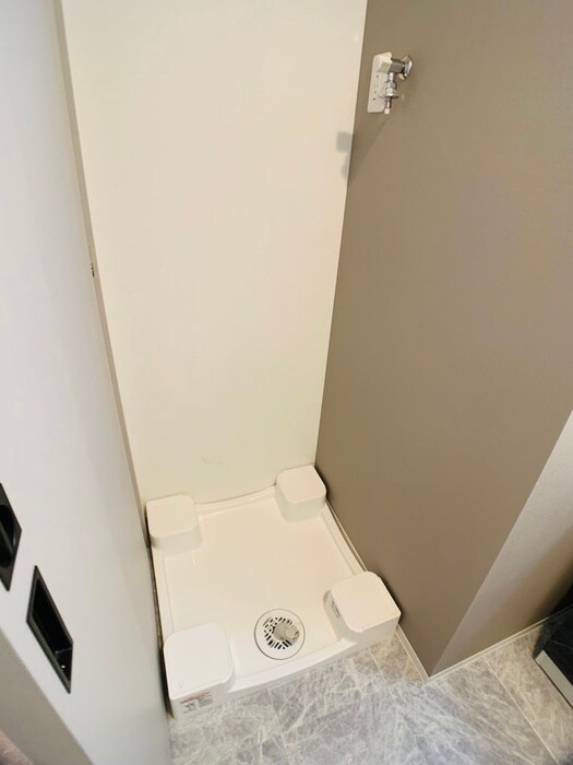 物件内観写真11　(洗濯機置場)