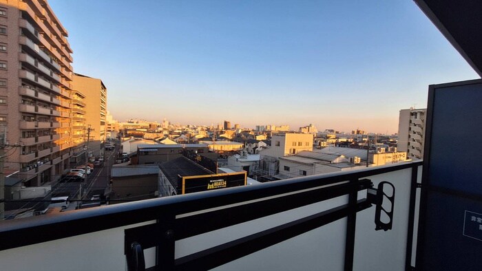 物件内観写真18　(室内からの展望)