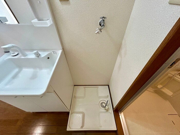 物件内観写真11　(洗濯機置場)