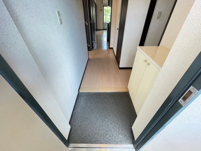 物件内観写真22　(玄関)