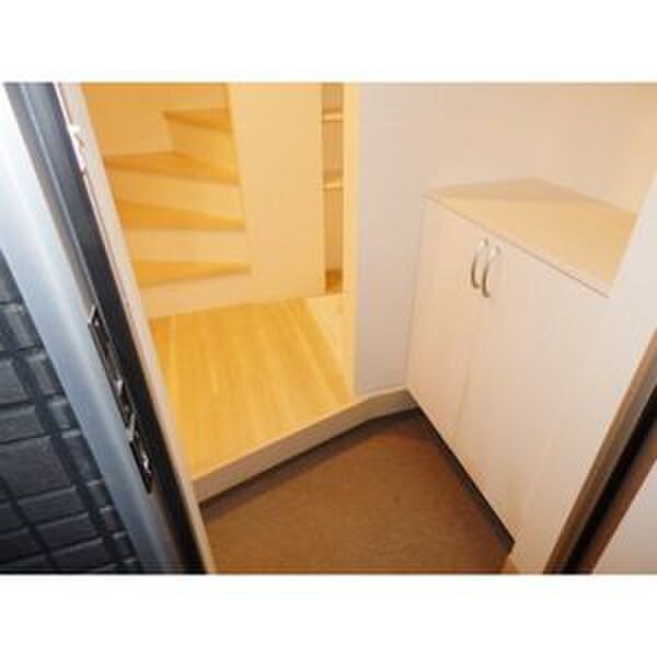 物件内観写真12　(玄関)