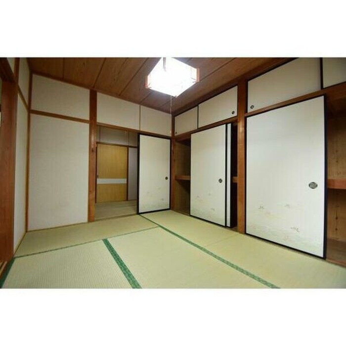 物件内観写真4　(居室)