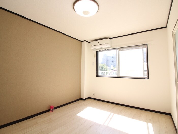 物件内観写真9　(居室)