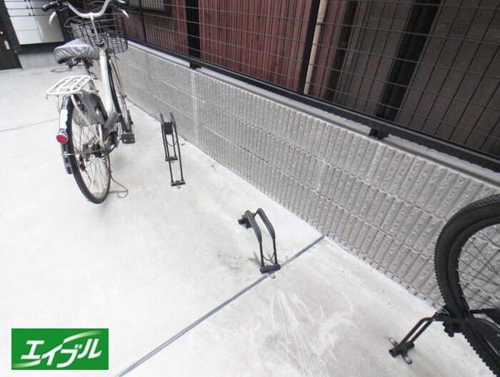 物件外観写真3　(駐輪場)