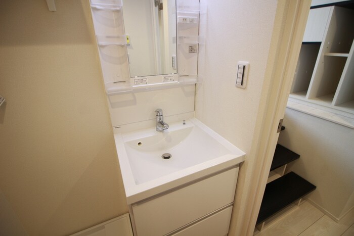 物件内観写真12　(洗面)