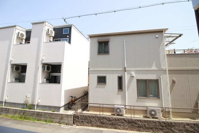 物件内観写真16　(室内からの展望)