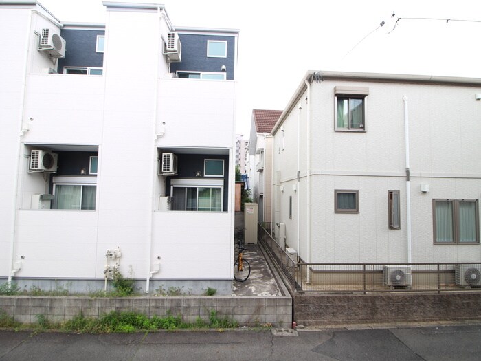 物件内観写真21　(室内からの展望)