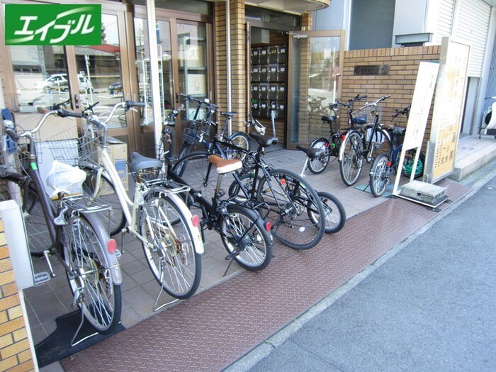 物件外観写真6　(駐輪場)