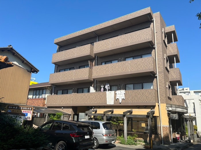 シャルム林の物件外観写真