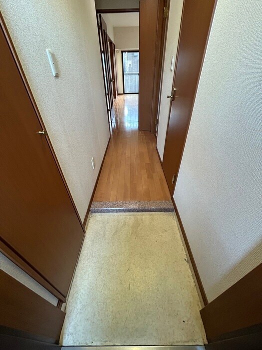 物件内観写真22　(玄関)