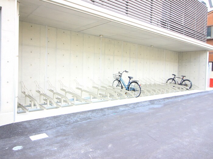 物件外観写真3　(駐輪場)