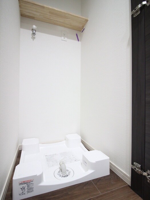 物件内観写真17　(洗濯機置場)