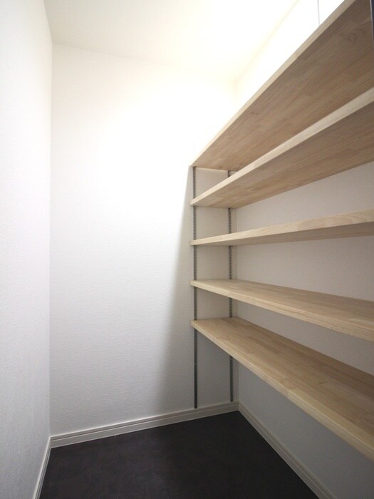 物件内観写真18　(収納)