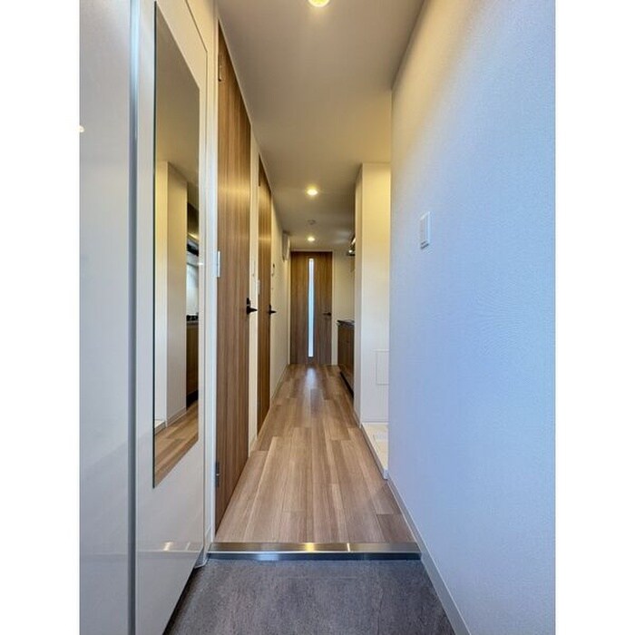 物件内観写真9　(玄関)