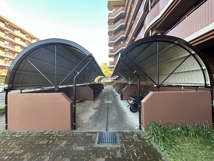 物件外観写真3　(駐輪場)