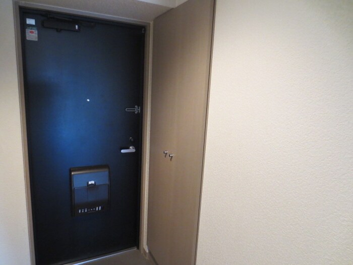 物件内観写真8　(靴箱)