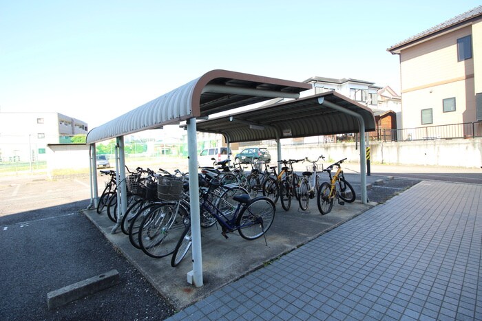 物件外観写真4　(駐輪場)