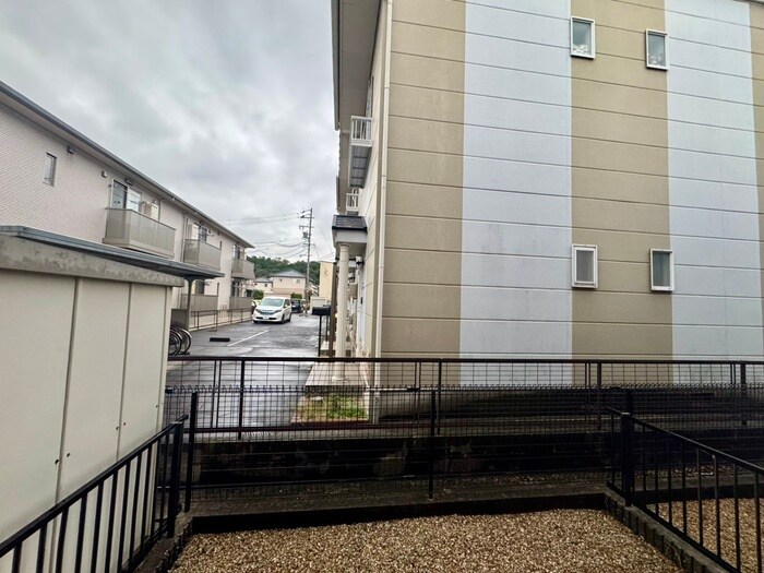 物件内観写真18　(室内からの展望)