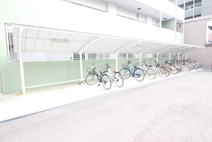 物件外観写真4　(駐輪場)