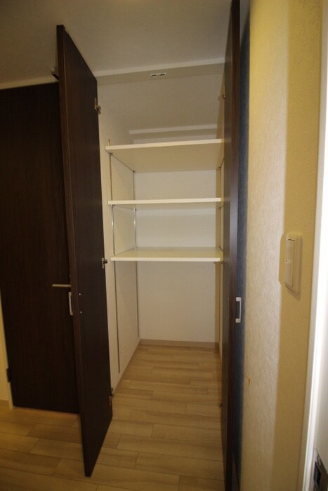 物件内観写真11　(収納)