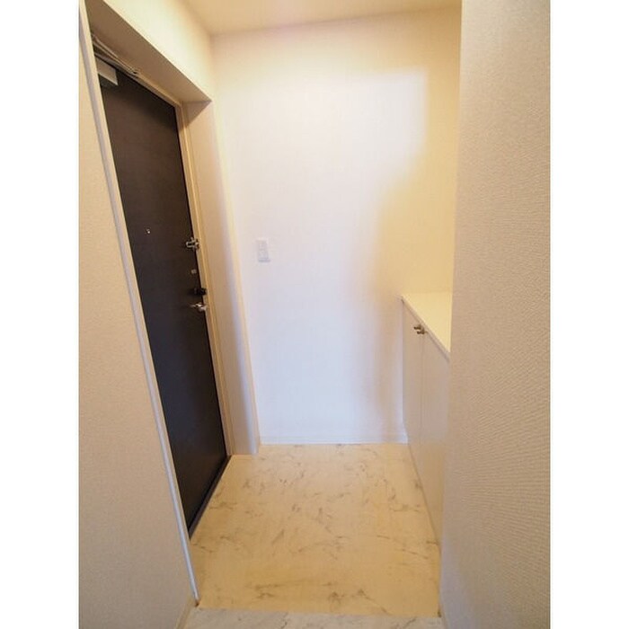 物件内観写真16　(玄関)