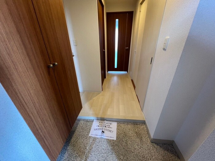 物件内観写真12　(廊下)