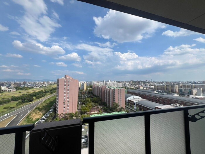 物件内観写真22　(室内からの展望)