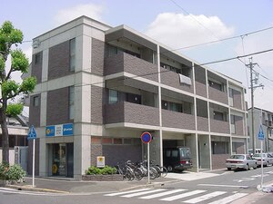 メゾンサンイ－スト外観写真