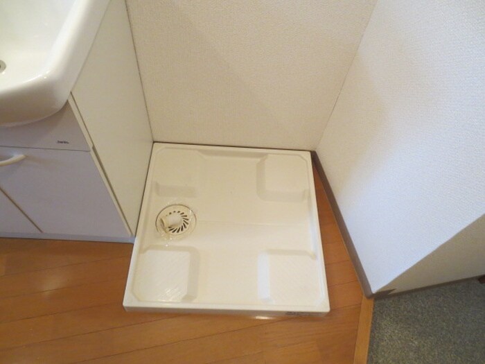 物件内観写真14　(洗濯機置場)