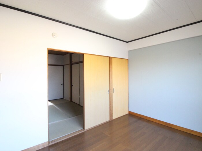 物件内観写真8　(居室)