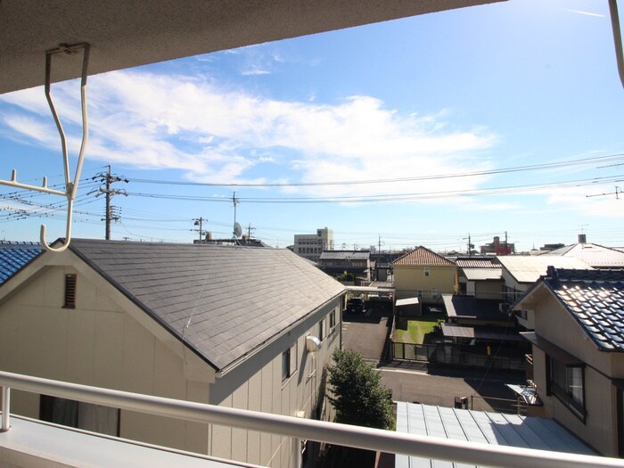 物件内観写真16　(室内からの展望)