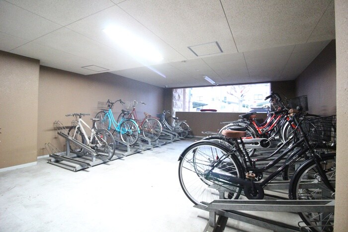 物件外観写真6　(駐輪場)