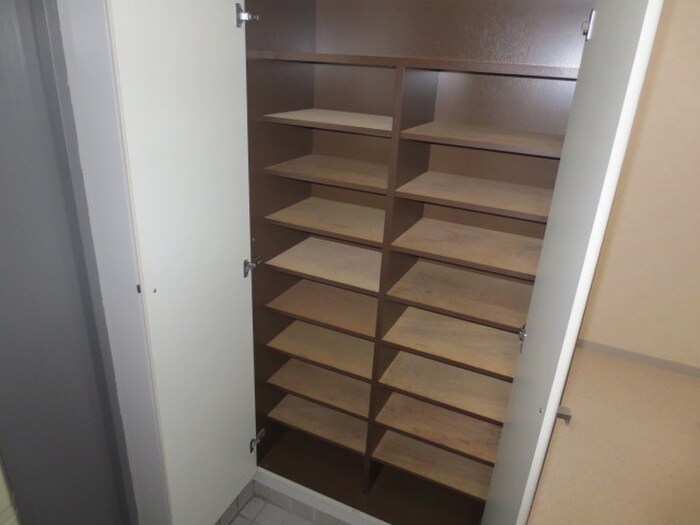 物件内観写真13　(靴箱)