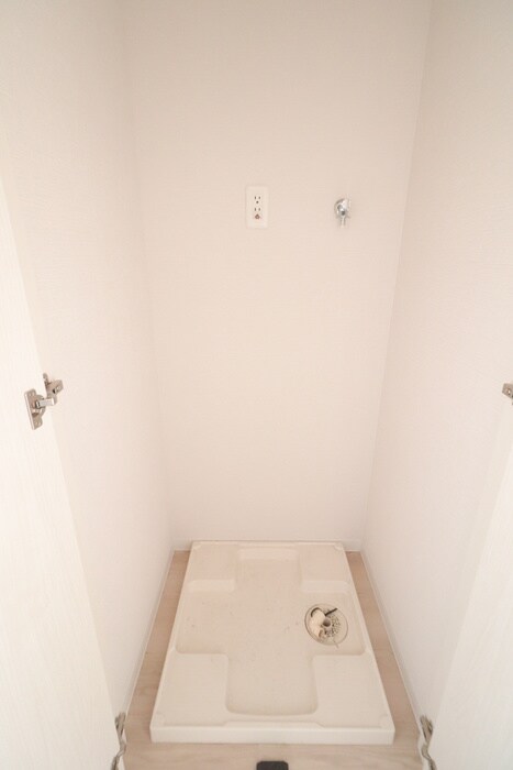 物件内観写真13　(洗濯機置場)