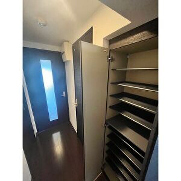 物件内観写真7　(玄関)