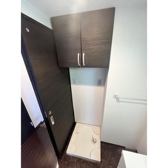 物件内観写真16　(洗濯機置場)