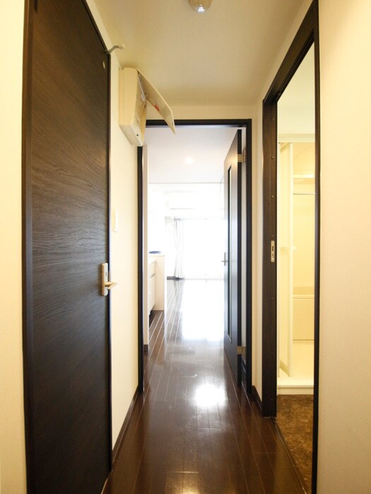 物件内観写真18　(廊下)