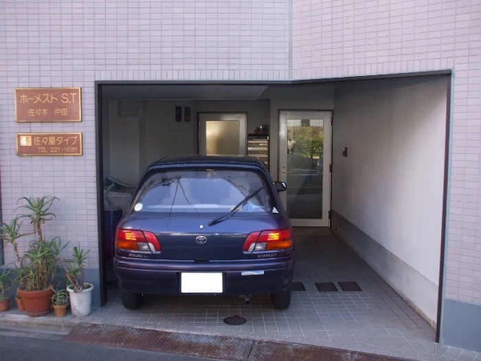 物件外観写真6　(駐車場)