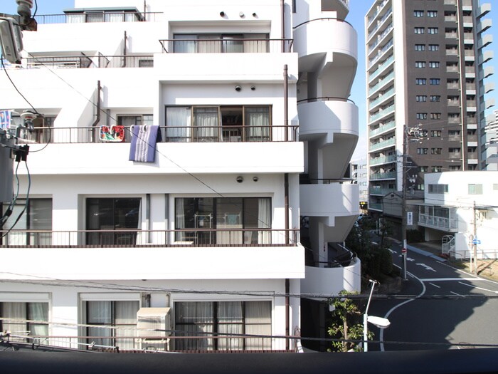 物件内観写真18　(室内からの展望)