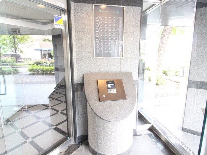 物件外観写真5　(エントランス部分)