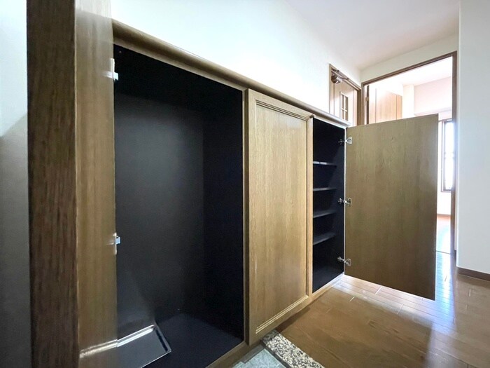 物件内観写真19　(靴箱)