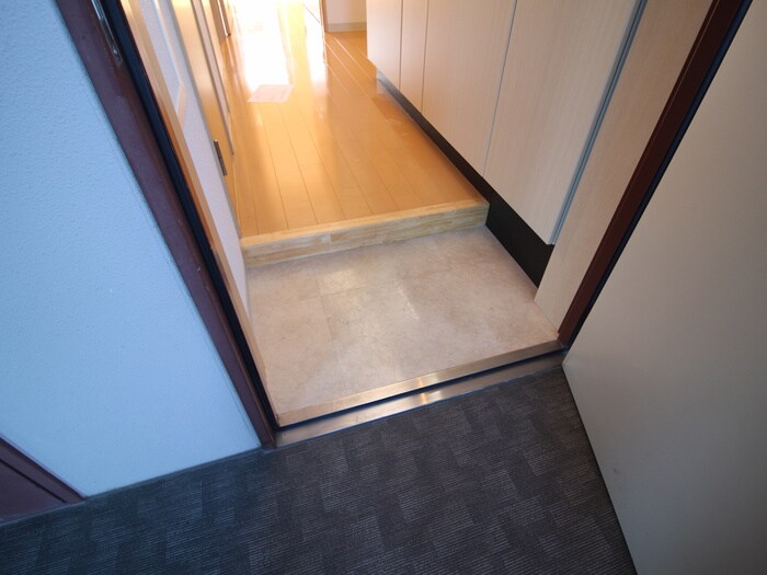 物件内観写真7　(玄関)