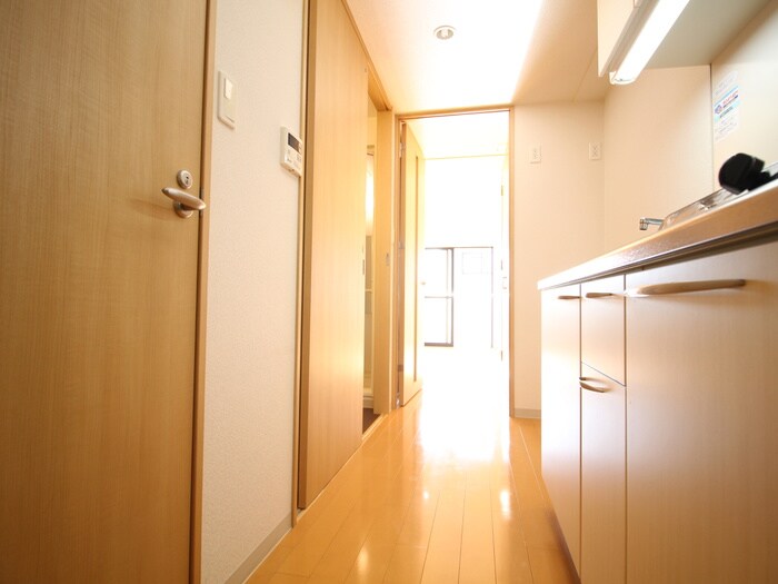 物件内観写真8　(廊下)