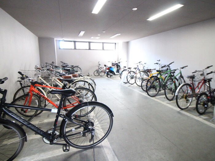 物件外観写真6　(駐輪場)