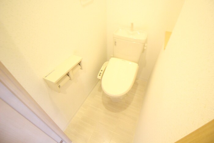 物件内観写真14　(トイレ)