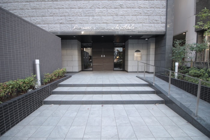 ﾌﾟﾚｻﾝｽ丸の内ｱﾃﾞﾙ(1302)の物件外観写真