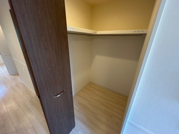 物件内観写真3　(収納)